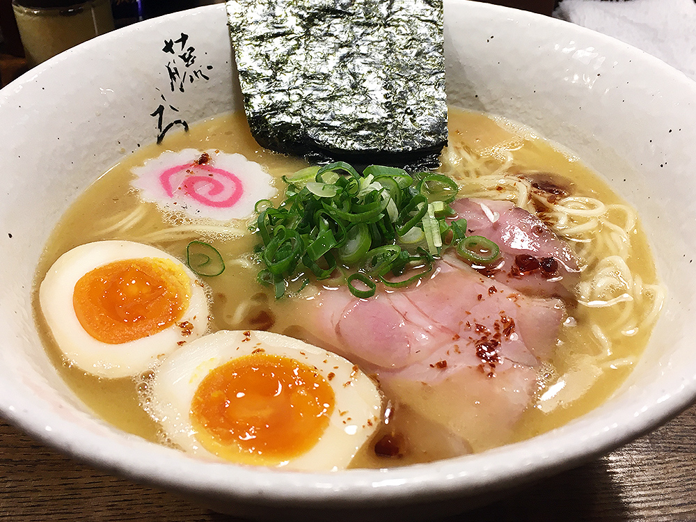 鶏白湯味玉ラーメン / 麺屋 藤しろ